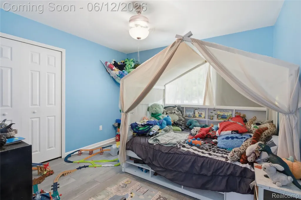 16362 Paddock Club Boulevard Fenton Charter Township MI 48451