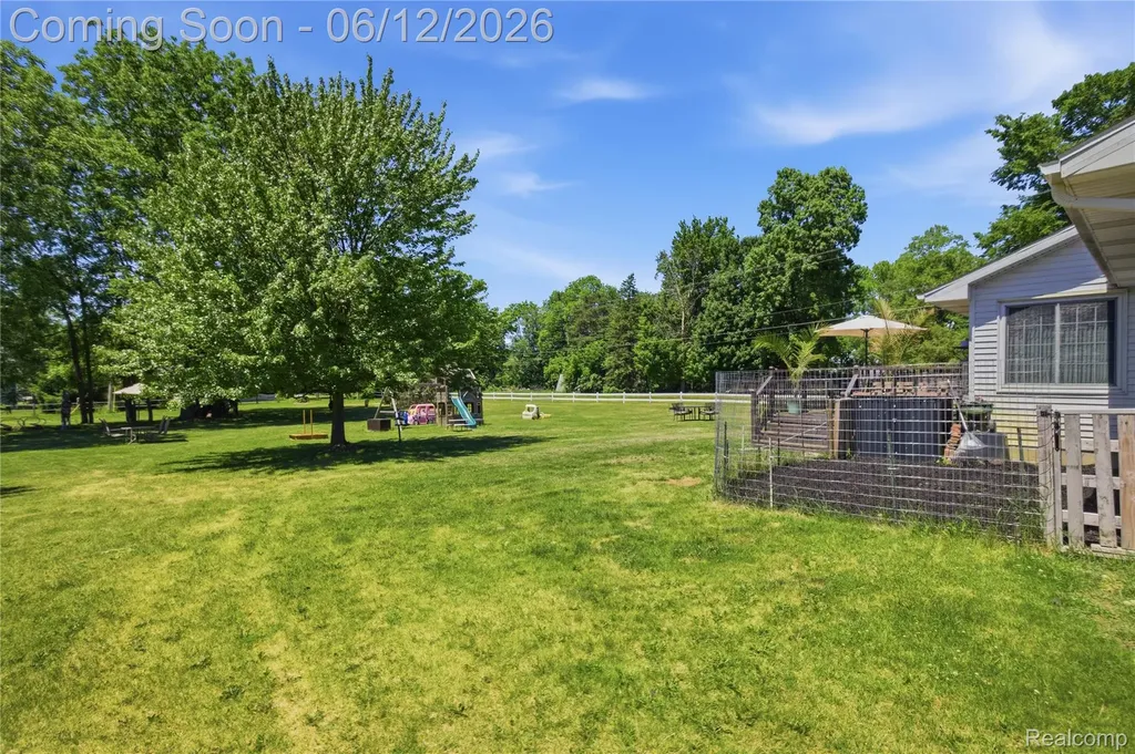 16362 Paddock Club Boulevard Fenton Charter Township MI 48451