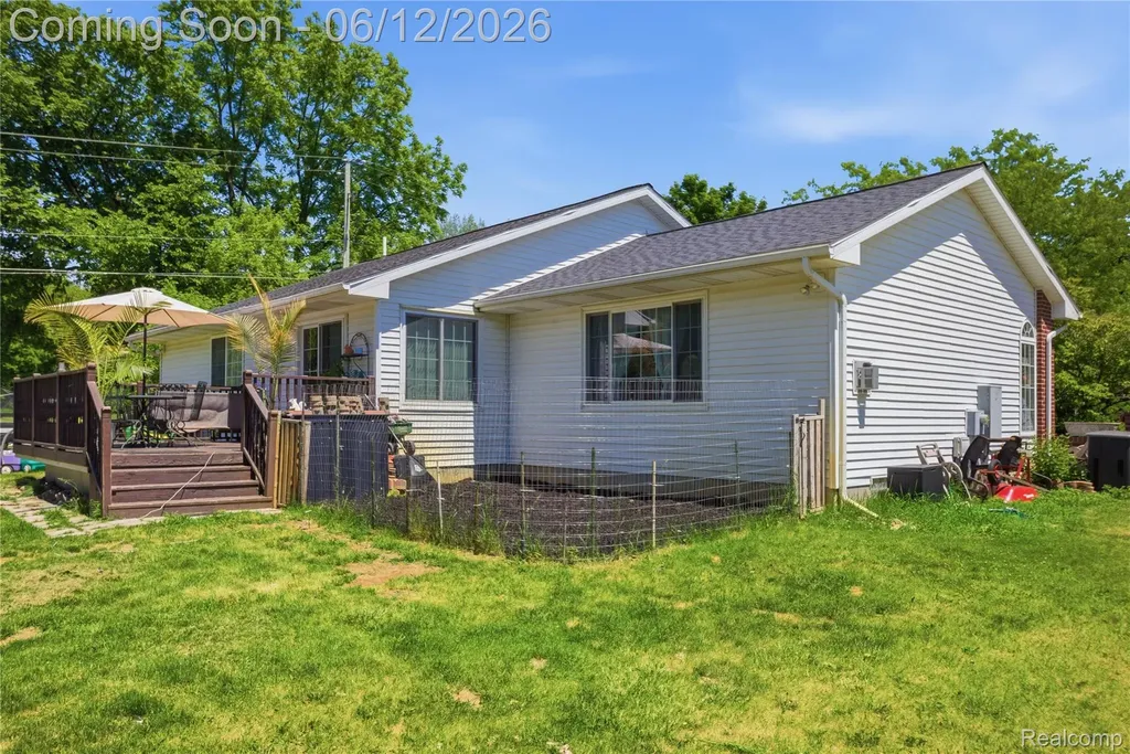 16362 Paddock Club Boulevard Fenton Charter Township MI 48451
