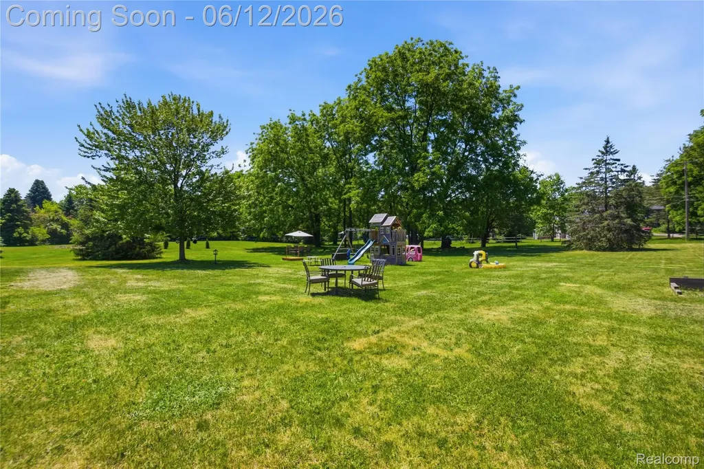 16362 Paddock Club Boulevard Fenton Charter Township MI 48451