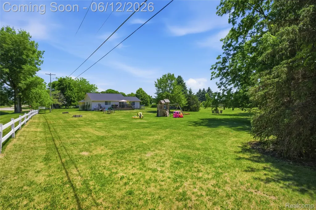 16362 Paddock Club Boulevard Fenton Charter Township MI 48451