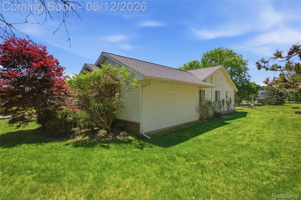 16362 Paddock Club Boulevard Fenton Charter Township MI 48451