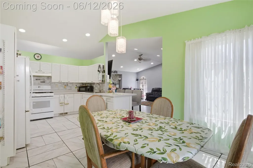 16362 Paddock Club Boulevard Fenton Charter Township MI 48451