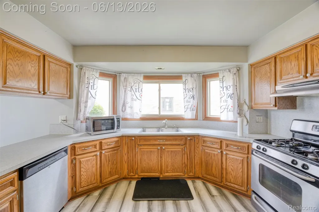 3259 Kirkton Drive Sterling Heights City MI 48310