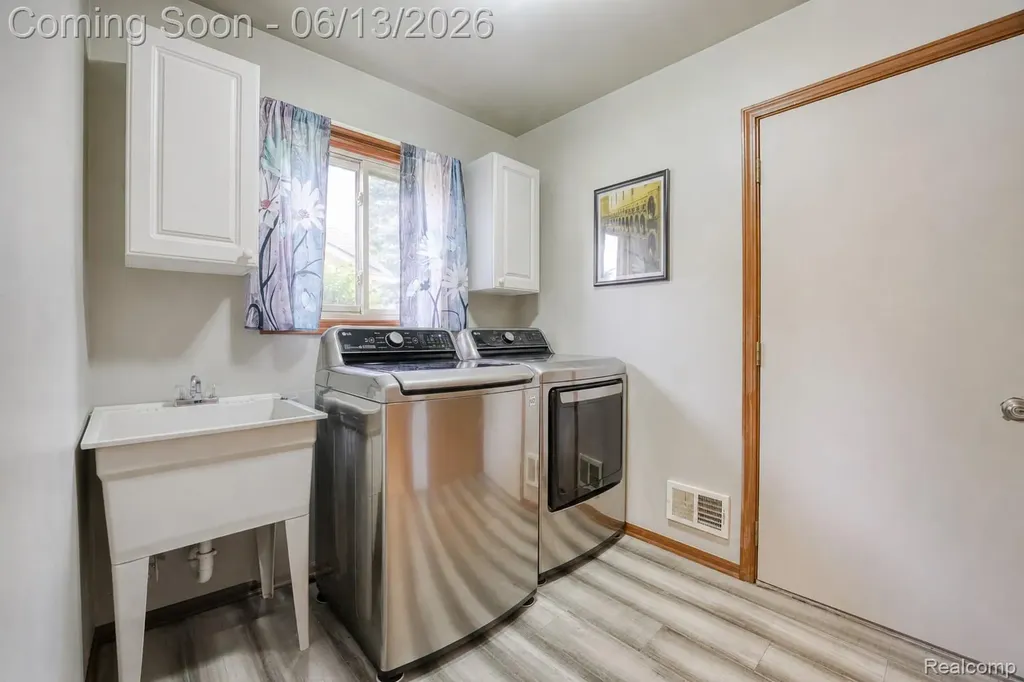 3259 Kirkton Drive Sterling Heights City MI 48310