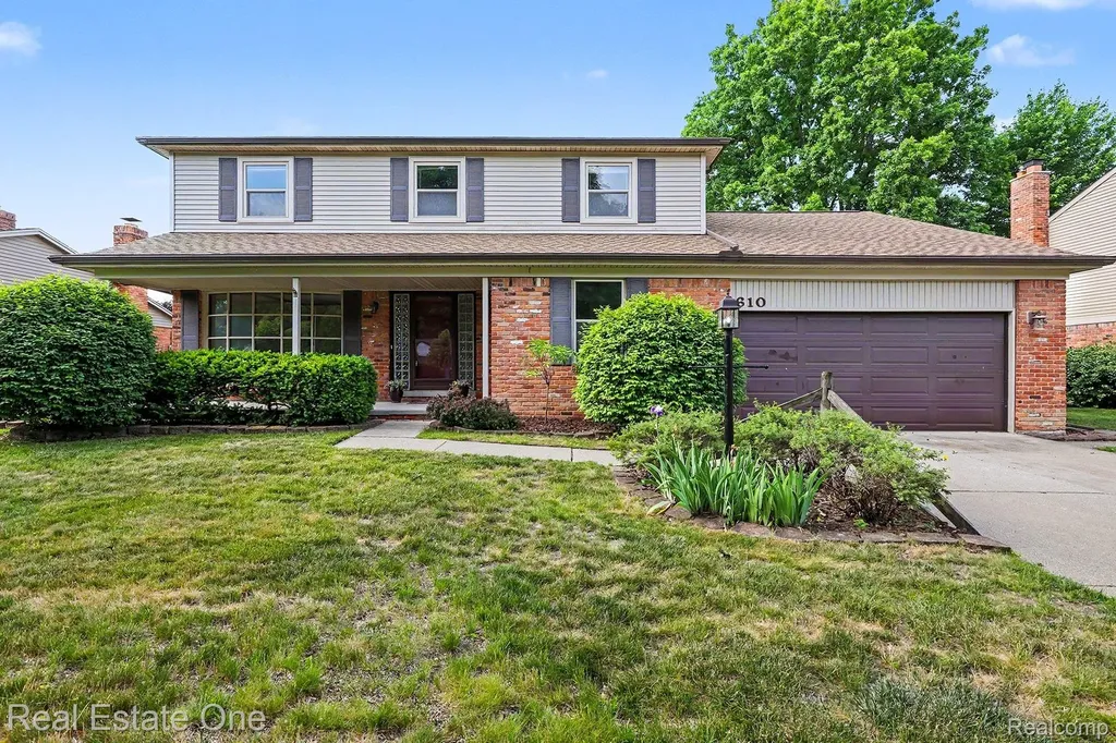 610 Thurber Drive Troy City MI 48085