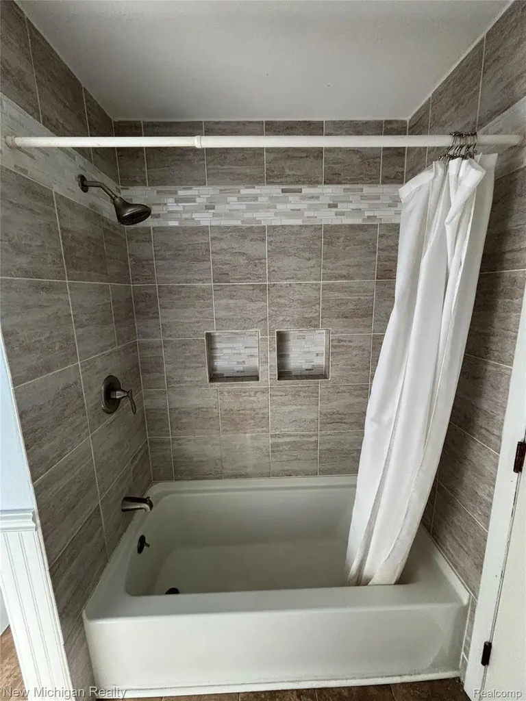 1828 Kennelworth Drive Port Huron City MI 48060