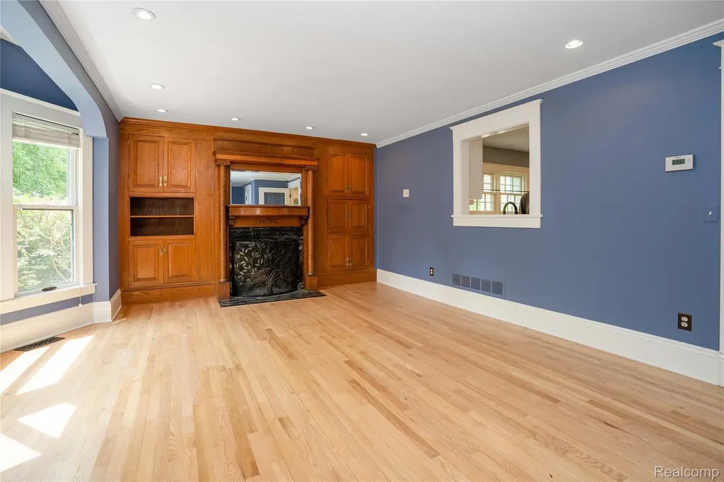 549 W Dunlap Street Northville City MI 48167