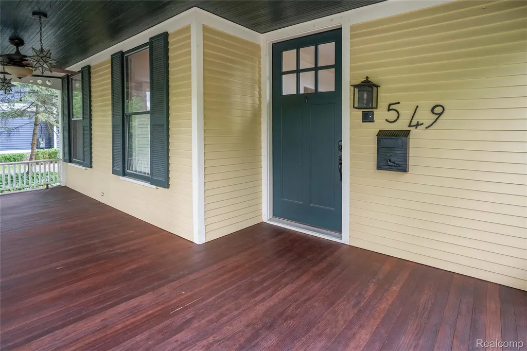 549 W Dunlap Street Northville City MI 48167