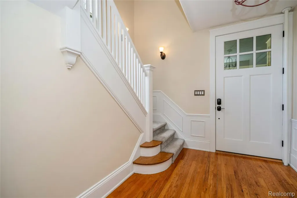 549 W Dunlap Street Northville City MI 48167