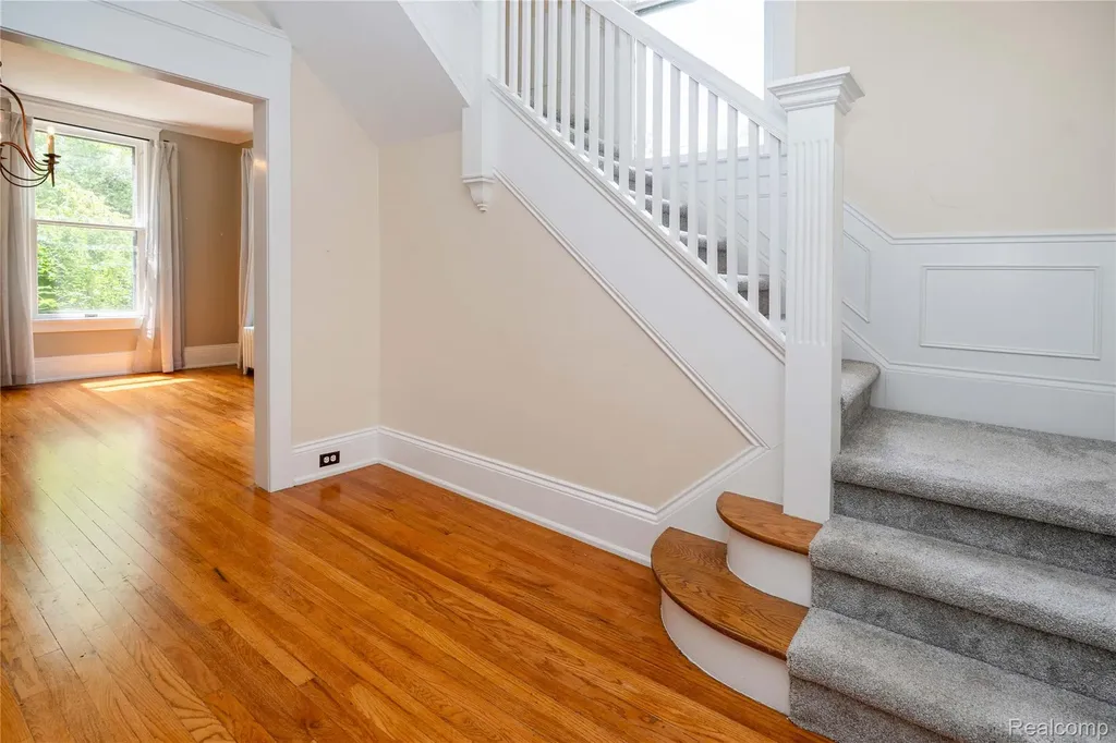 549 W Dunlap Street Northville City MI 48167