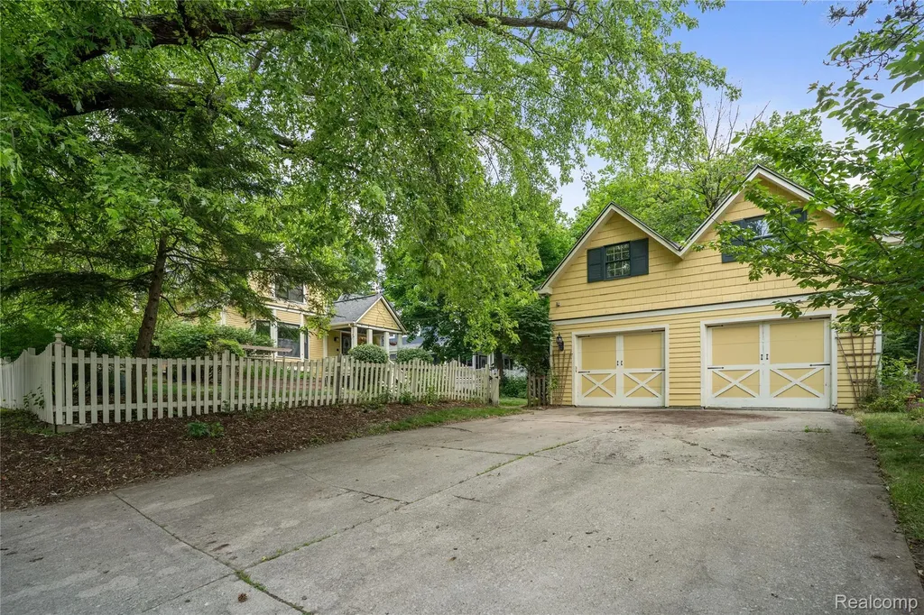 549 W Dunlap Street Northville City MI 48167