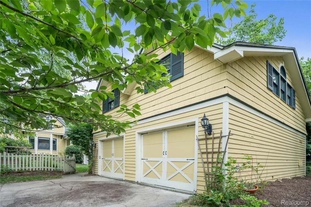 549 W Dunlap Street Northville City MI 48167