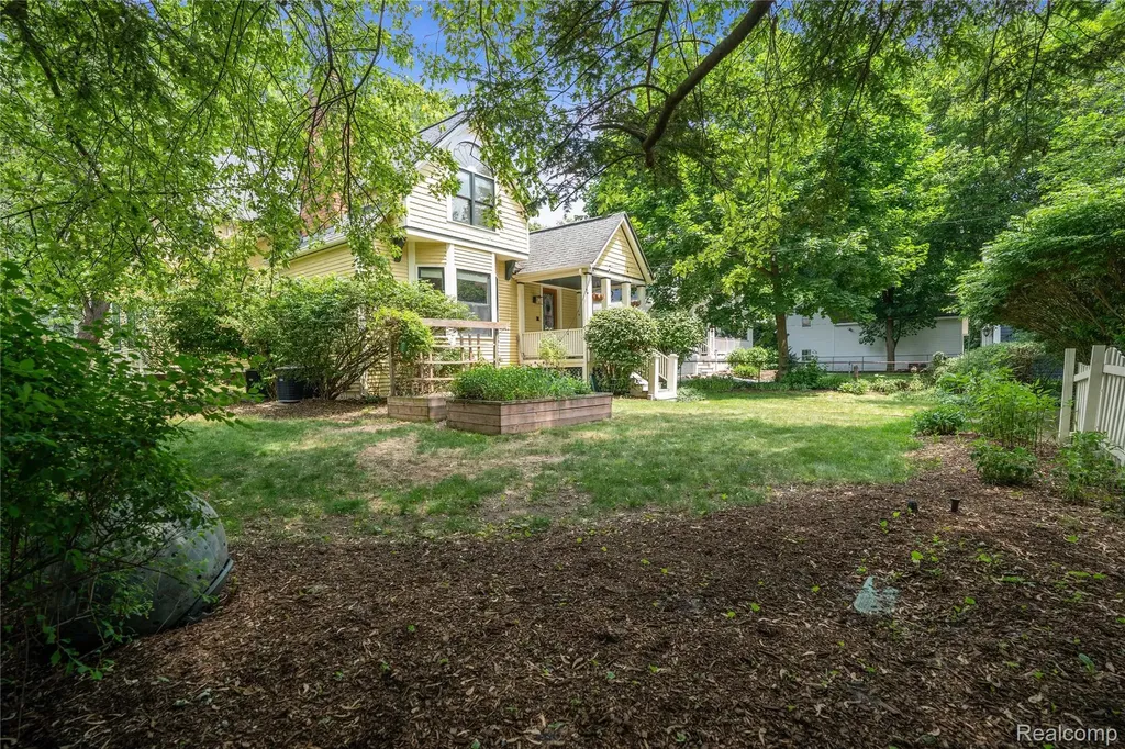 549 W Dunlap Street Northville City MI 48167