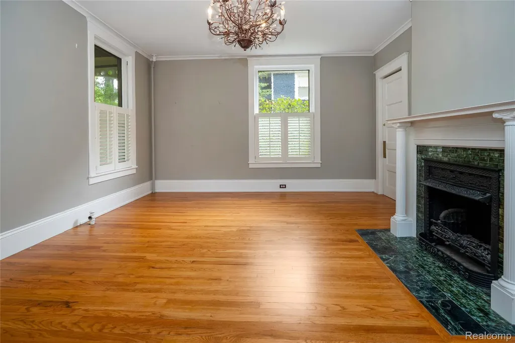 549 W Dunlap Street Northville City MI 48167