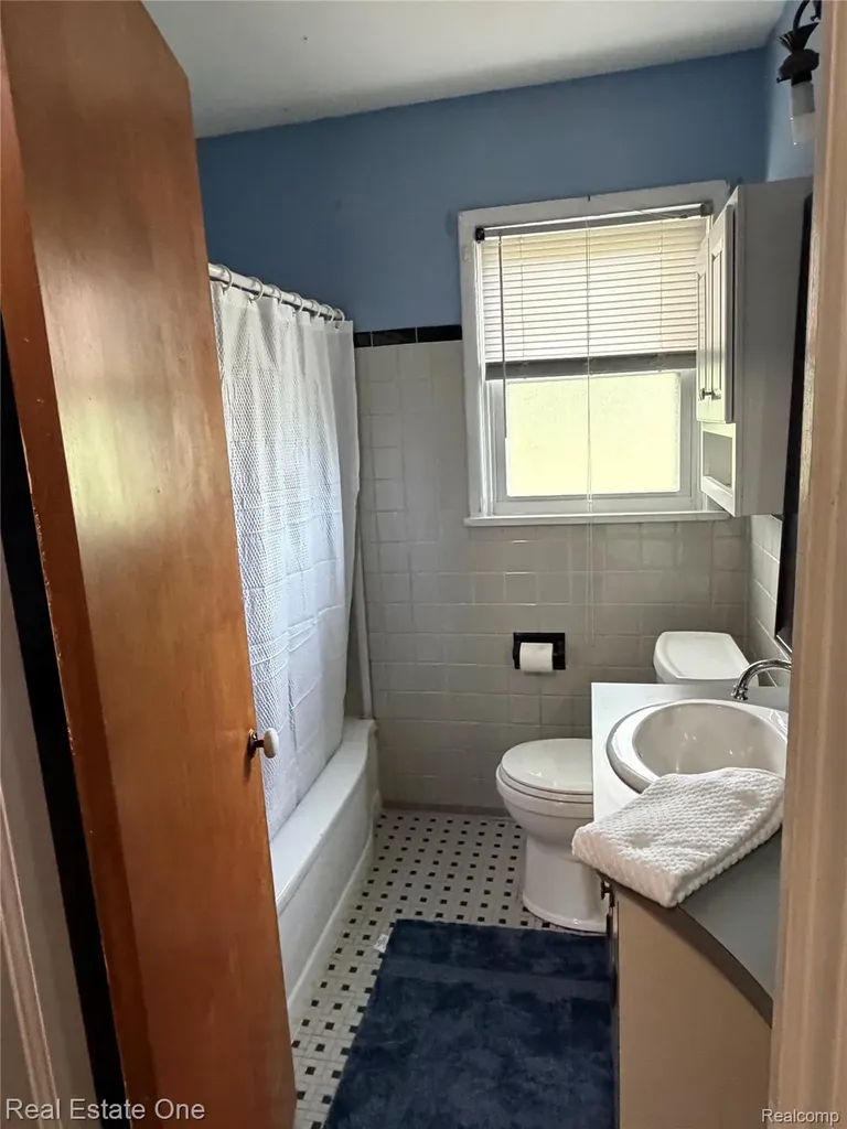 165 Wabasso Street Wolverine Lake Village MI 48390