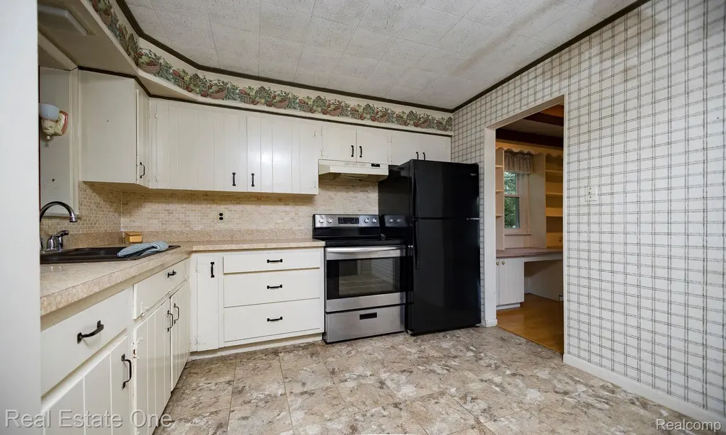 165 Wabasso Street Wolverine Lake Village MI 48390