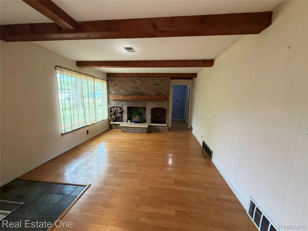165 Wabasso Street Wolverine Lake Village MI 48390