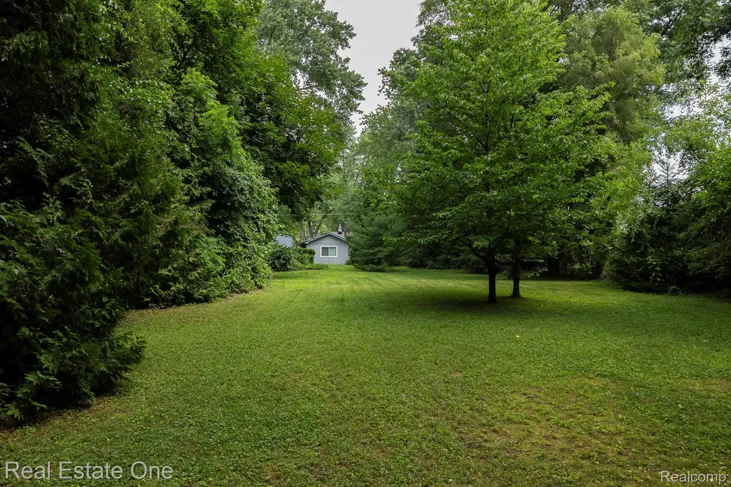 165 Wabasso Street Wolverine Lake Village MI 48390