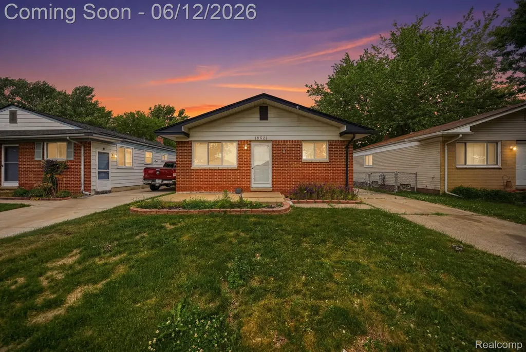 19831 Voiland Street Roseville City MI 48066