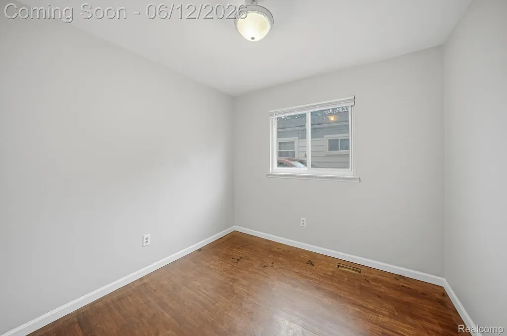 19831 Voiland Street Roseville City MI 48066