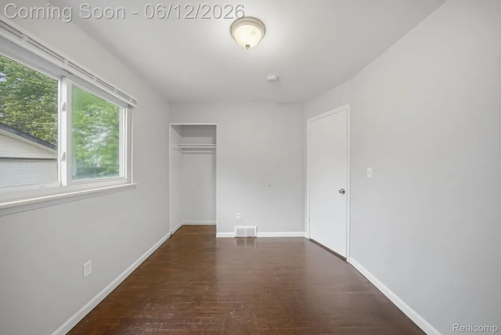 19831 Voiland Street Roseville City MI 48066