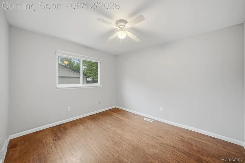19831 Voiland Street Roseville City MI 48066