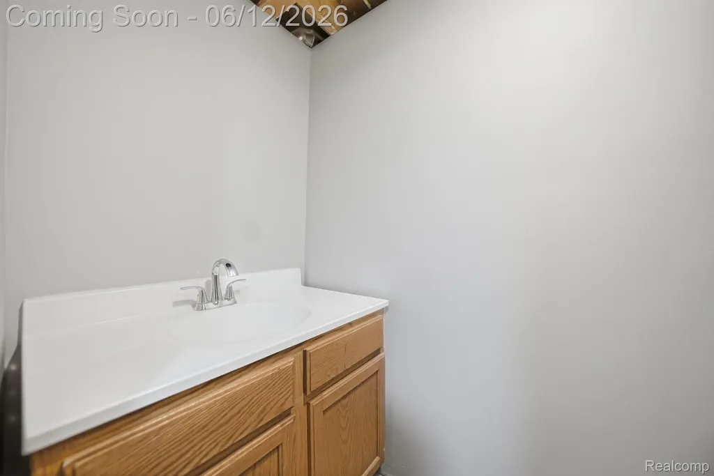 19831 Voiland Street Roseville City MI 48066