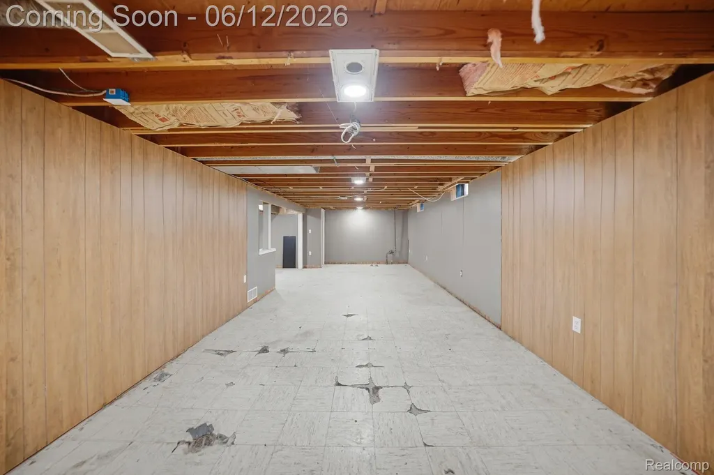 19831 Voiland Street Roseville City MI 48066