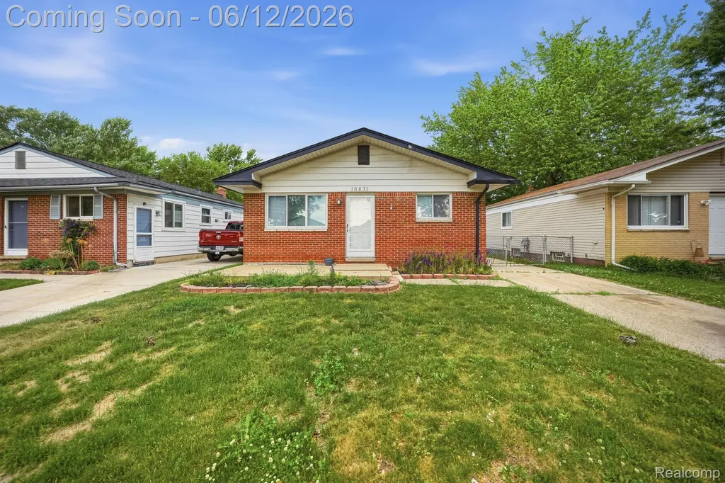19831 Voiland Street Roseville City MI 48066