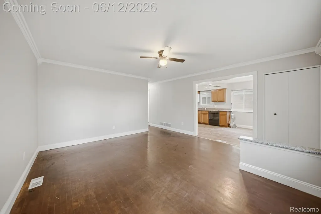 19831 Voiland Street Roseville City MI 48066