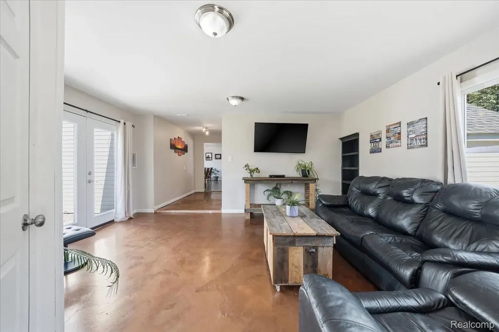 68991 Mound Road Washington Township MI 48095