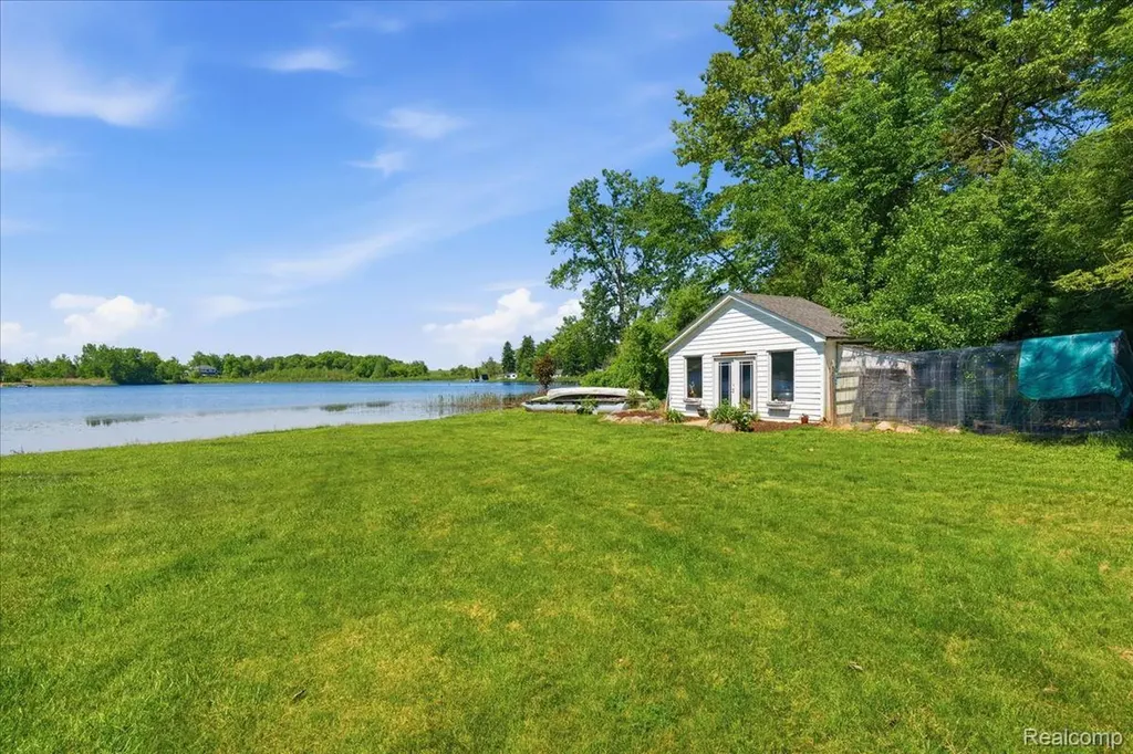 68991 Mound Road Washington Township MI 48095