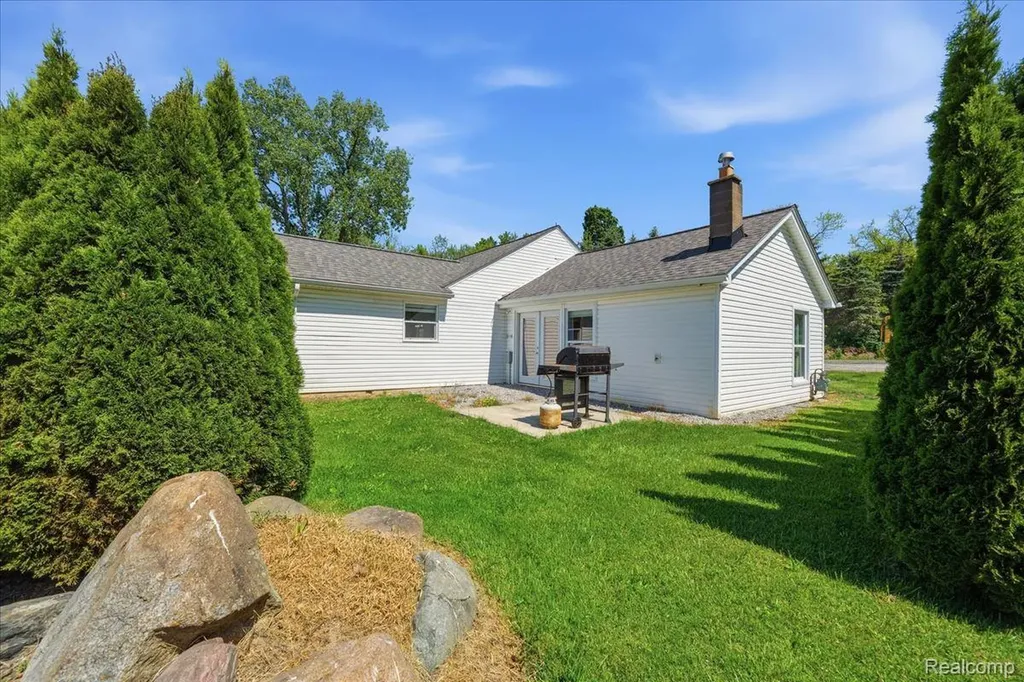 68991 Mound Road Washington Township MI 48095
