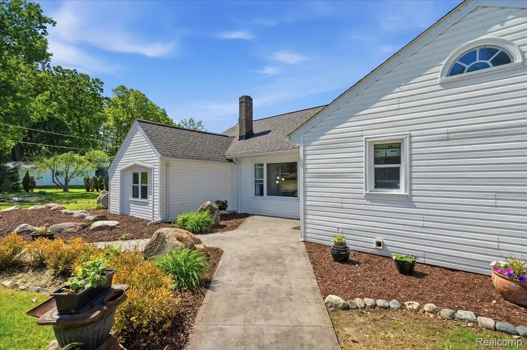 68991 Mound Road Washington Township MI 48095