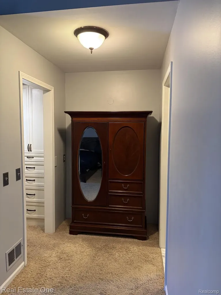 1115 Joshua Drive Troy City MI 48098