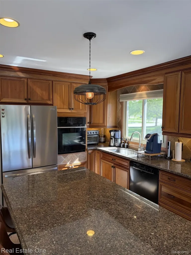 1115 Joshua Drive Troy City MI 48098
