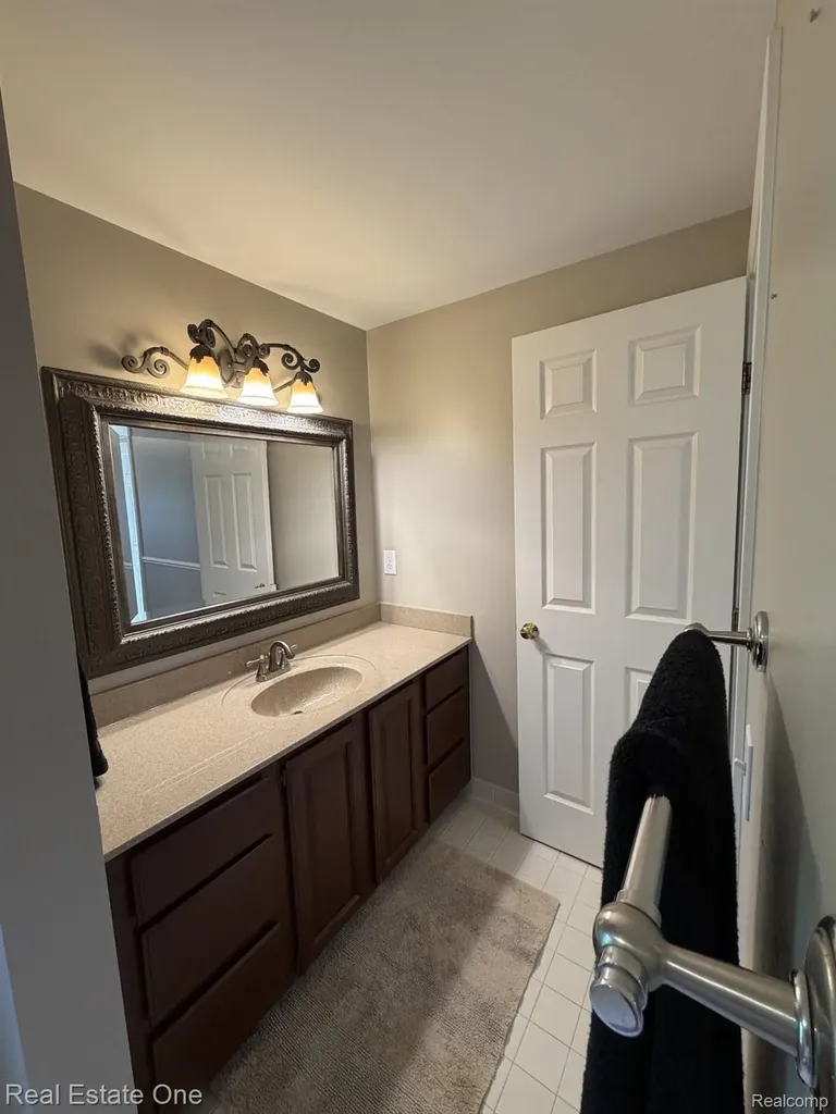 1115 Joshua Drive Troy City MI 48098