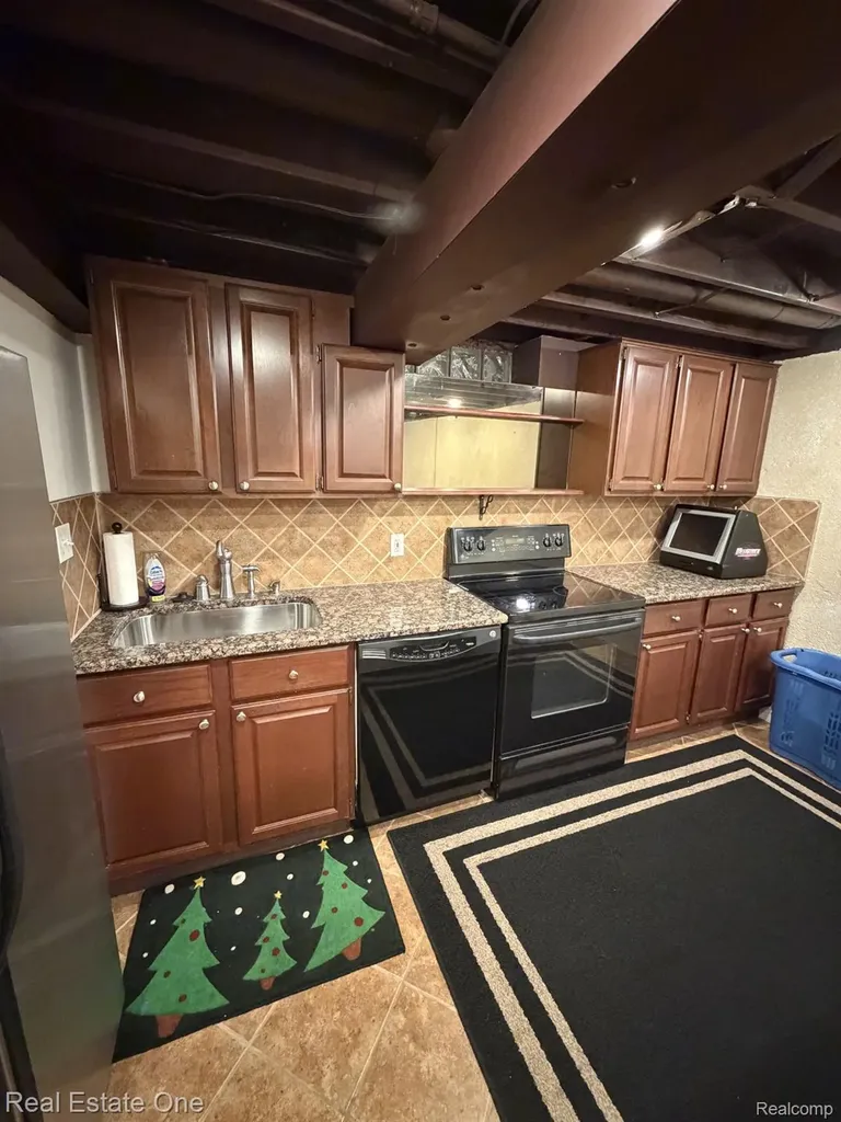 1115 Joshua Drive Troy City MI 48098