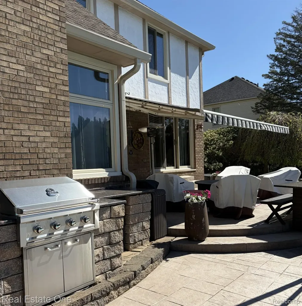 1115 Joshua Drive Troy City MI 48098