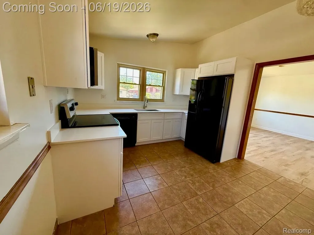 27087 Alden Street Madison Heights City MI 48071