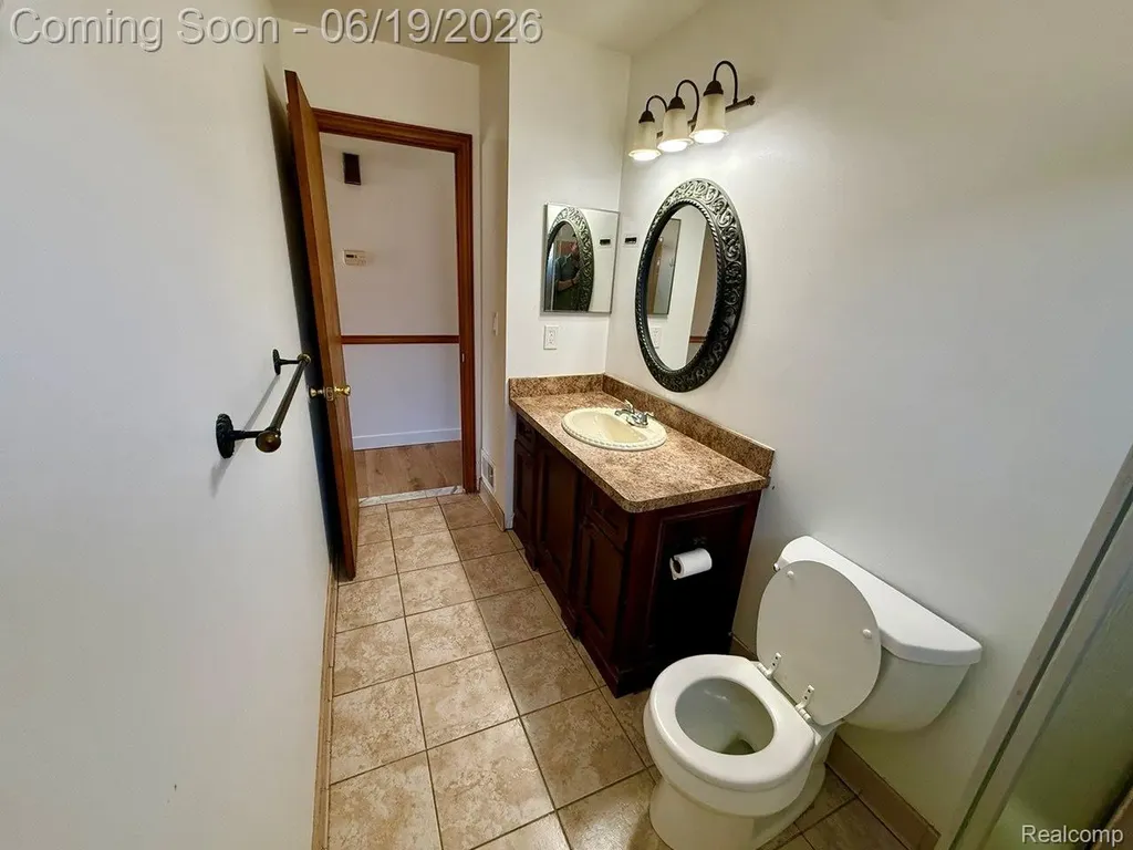 27087 Alden Street Madison Heights City MI 48071