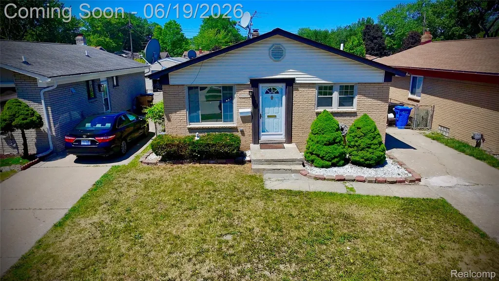 27087 Alden Street Madison Heights City MI 48071