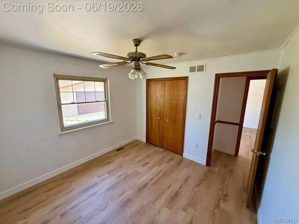 27087 Alden Street Madison Heights City MI 48071