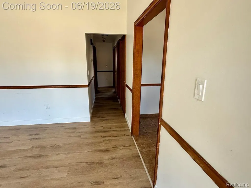 27087 Alden Street Madison Heights City MI 48071