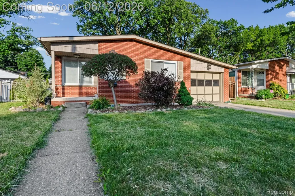 30772 J Carls Street Roseville City MI 48066