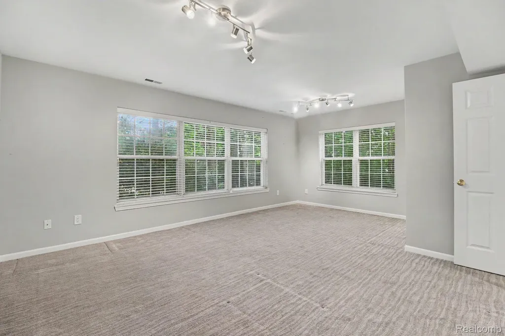 6573 Summit Ridge Independence Charter Township MI 48346