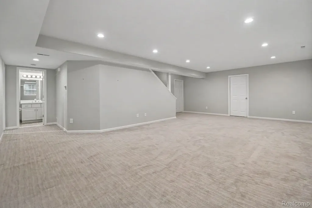 6573 Summit Ridge Independence Charter Township MI 48346