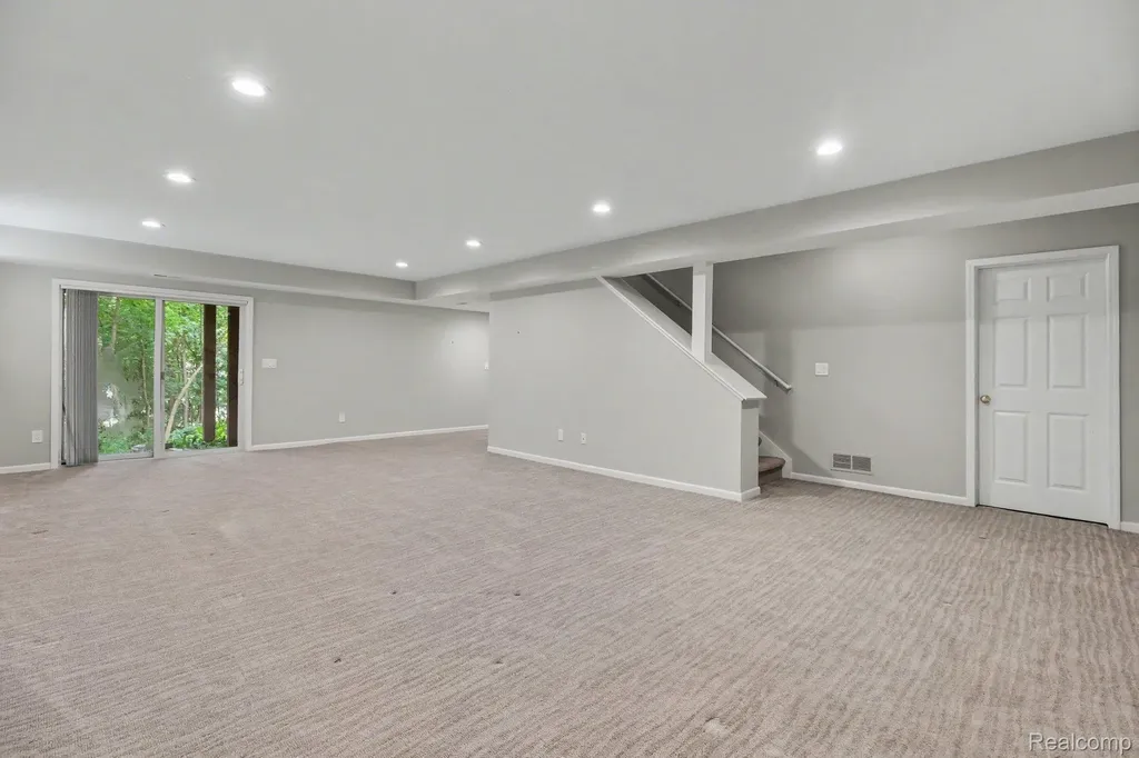 6573 Summit Ridge Independence Charter Township MI 48346