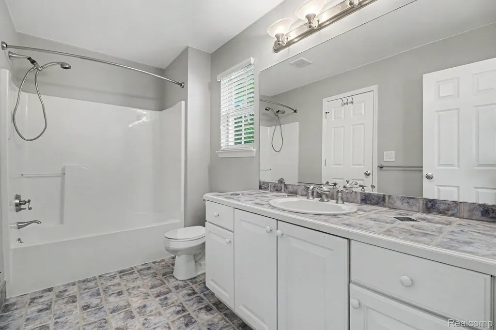 6573 Summit Ridge Independence Charter Township MI 48346